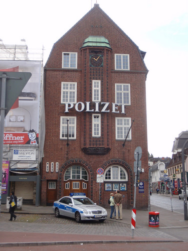 Polizei HQ, Reeperbahn.